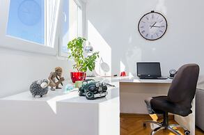 Spacious apartment Neven near center, with two AC units