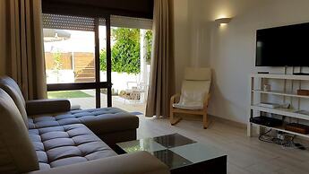 Magnific Studio with a cozy garden