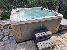 Luxury villa complex Pendolino with heated pool and jacuzzi