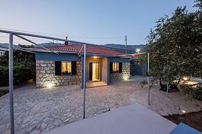 Luxury villa complex Pendolino with heated pool and jacuzzi