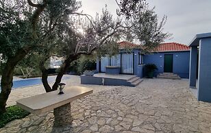 Luxury villa complex Pendolino with heated pool and jacuzzi