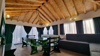 Luxury villa complex Pendolino with heated pool and jacuzzi