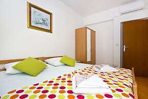 Apartment Topic near Beach