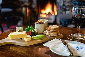 The Fox and Hounds
