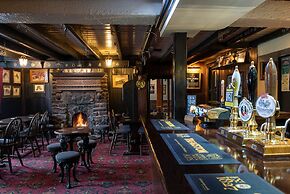 The Fox and Hounds