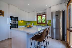 Stunning 3 bedroom villa 'BZ01' with private pool, stunning views, com