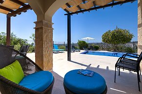 Stunning 3 bedroom villa 'BZ01' with private pool, stunning views, com