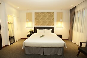 Adeline Hotel