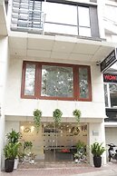 Adeline Hotel