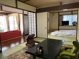 Yufuin Sanso Waremokou