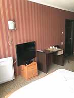 Avrora Hotel