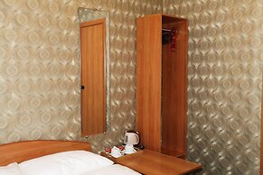 Avrora Hotel