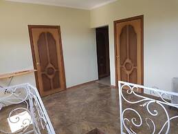 Mirniy Sun Cottage