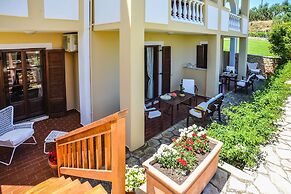 Amboula Beach Apartments