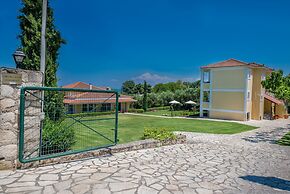 Amboula Beach Apartments