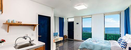 SANTORINI N Pension