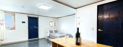 SANTORINI N Pension
