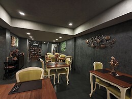 Frankie's Inn