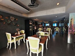 Frankie's Inn