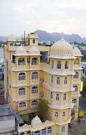 Bloom Boutique | Lake Pichola