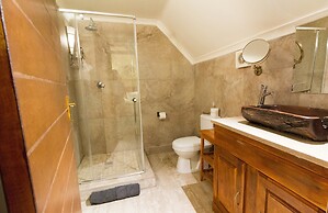 Vuyani Safari Lodge