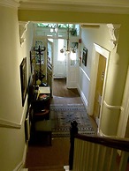 OYO Cornerstone Manor Hotel