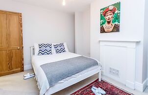 The Modern Classic - Contemporary & Elegant 3bdr Home