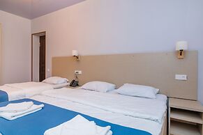 Hotel Green Town