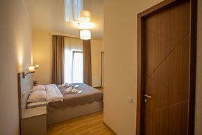 Hotel Green Town