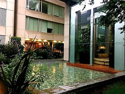 Napoles Condo Suite