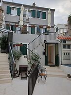 Golden B&B