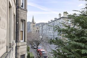JOIVY 5 Bedroom Apt Near Meadows & George Square
