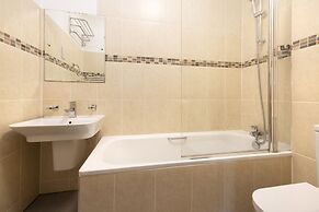 JOIVY 5 Bedroom Apt Near Meadows & George Square