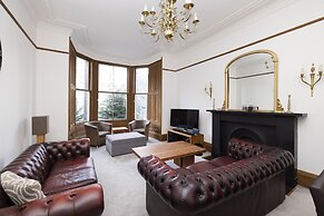 JOIVY 5 Bedroom Apt Near Meadows & George Square