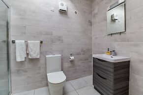 Central Park Apartment 3