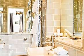 JOIVY Luxury George Street Apartments: Forth Suite