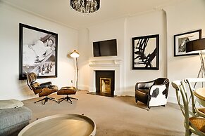 JOIVY Luxury George Street Apartments: Forth Suite