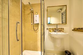 JOIVY Perfect Location! Charming Rose St Apt for Couples