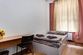 Mister Econom Hotel - Hostel