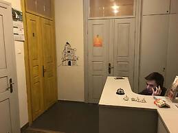 Mister Econom Hotel - Hostel