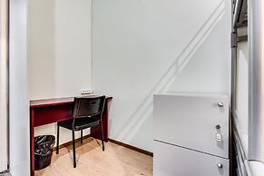 Mister Econom Hotel - Hostel