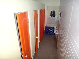 Mister Econom Hotel - Hostel