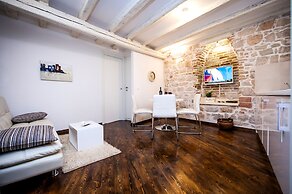 Pisinium Studios