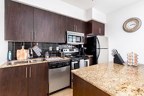 TopLine Suites - Ice Condos