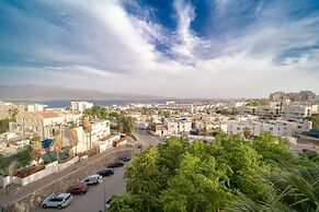 YalaRent SeaView 3BR APT - Families only