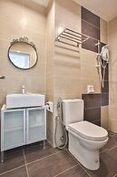 OwnAStay Midhill by Symphony Suite