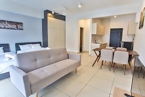 OwnAStay Midhill by Symphony Suite
