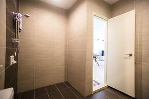 OwnAStay Midhill by Symphony Suite
