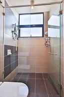 OwnAStay Midhill by Symphony Suite