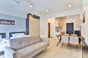OwnAStay Midhill by Symphony Suite